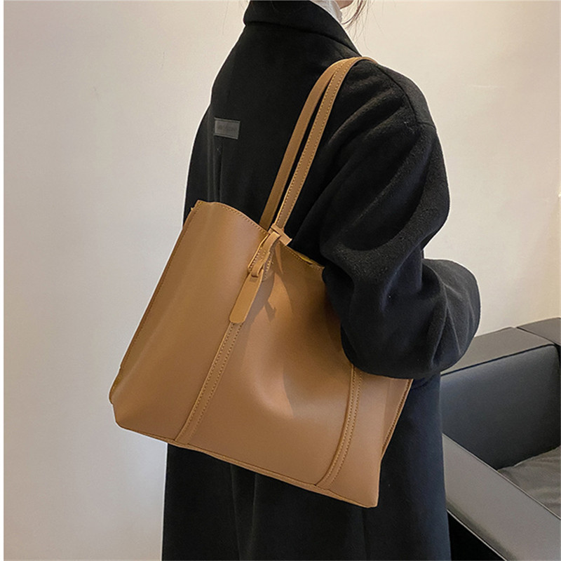 Classic Black Faux Leather Tot - огляд і ціна Leather Work Bag Women